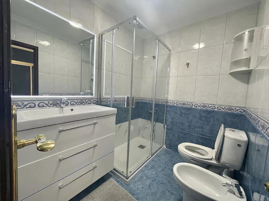 Affordable Holiday Accommodation For Large Families And Groups At Las Canteras Beach With 3 Bedrooms And Free Parking Las Palmas de Gran Canaria Exterior photo