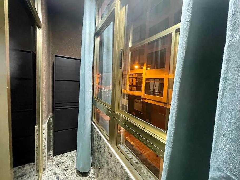 Affordable Holiday Accommodation For Large Families And Groups At Las Canteras Beach With 3 Bedrooms And Free Parking Las Palmas de Gran Canaria Exterior photo