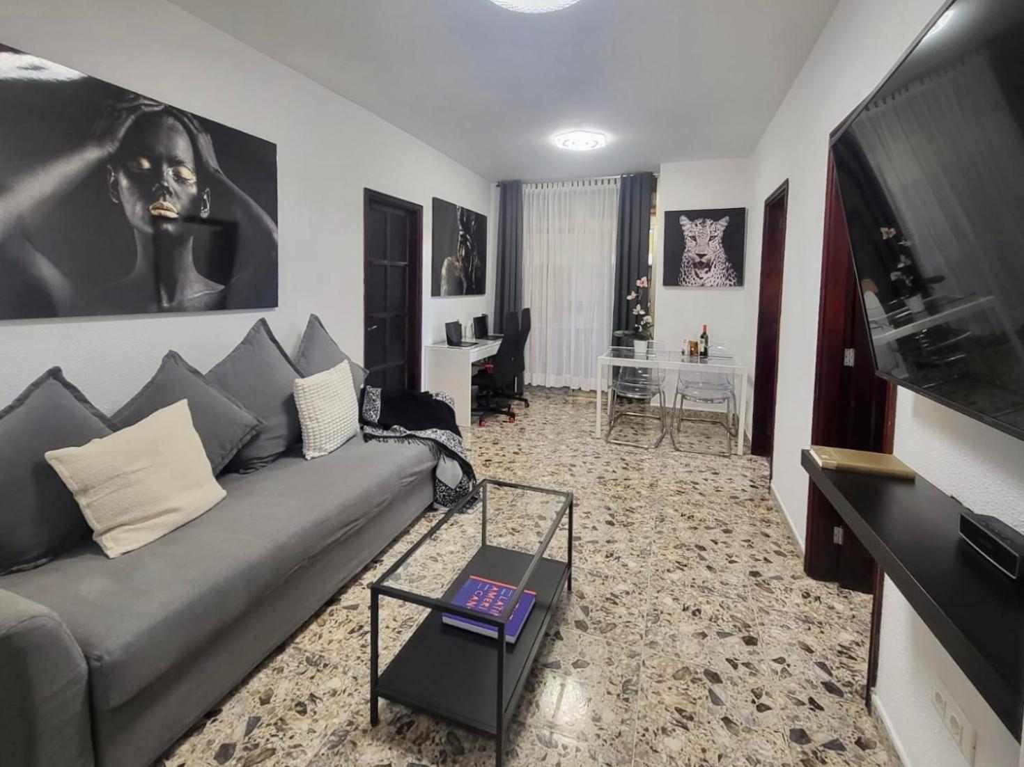 Affordable Holiday Accommodation For Large Families And Groups At Las Canteras Beach With 3 Bedrooms And Free Parking Las Palmas de Gran Canaria Exterior photo