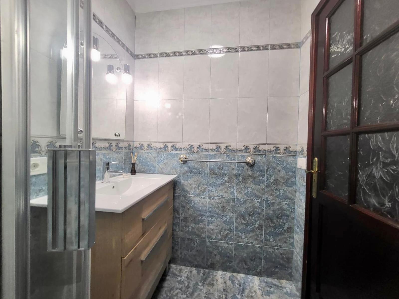 Affordable Holiday Accommodation For Large Families And Groups At Las Canteras Beach With 3 Bedrooms And Free Parking Las Palmas de Gran Canaria Exterior photo